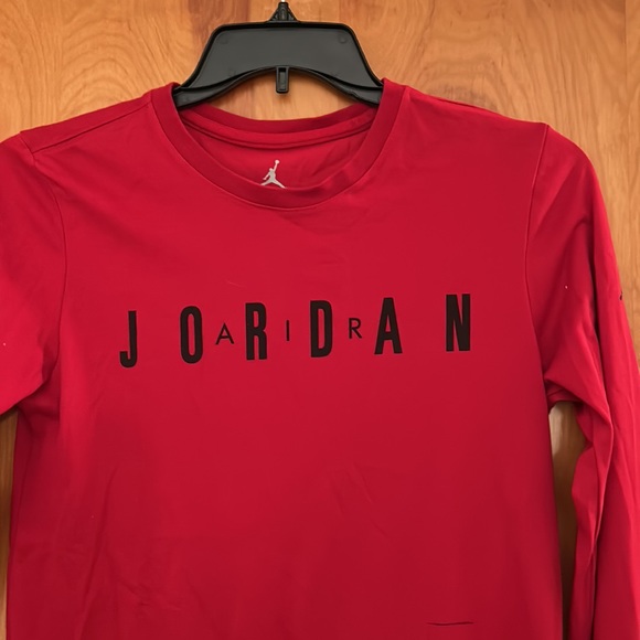 Men’s Michael Jordan shirt - Picture 2 of 7